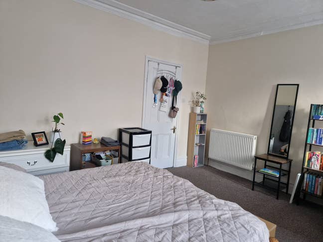 Large double room in Ealing Main Photo