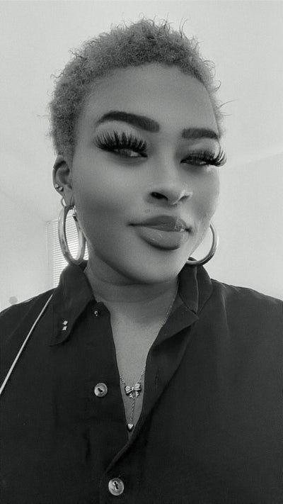 Hello, my name is Bukola. I’m a full-time W... Main Photo