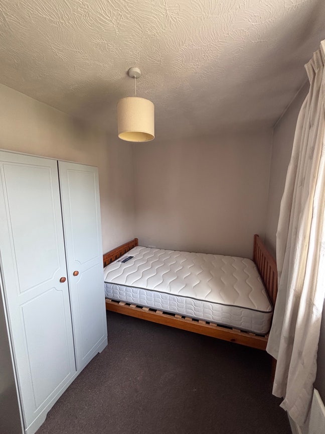 Double Room close to South Wimbledon Station SW19 Main Photo