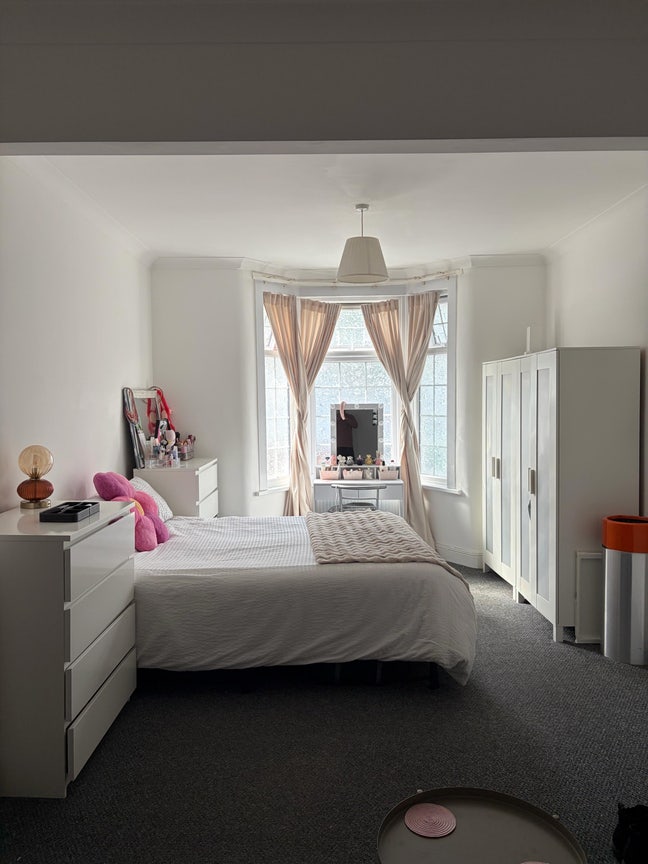 Double Room with private lounge area & bathroom Main Photo