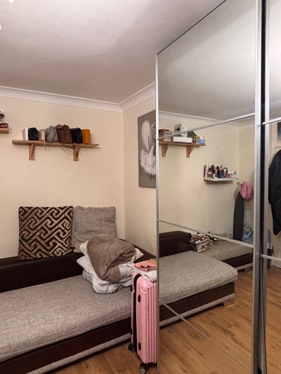 Huge Furnished Double Room Available asap Main Photo