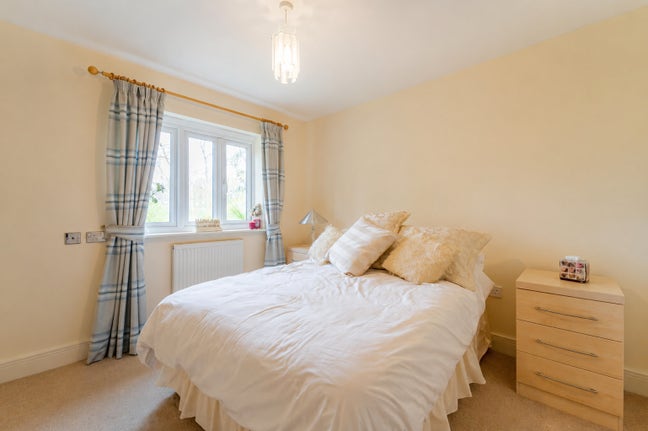 🏡E1 Room | No Deposit | Available Now Main Photo