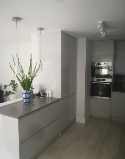 Stunning 3 bed maisonette heating & hot water incl Main Photo
