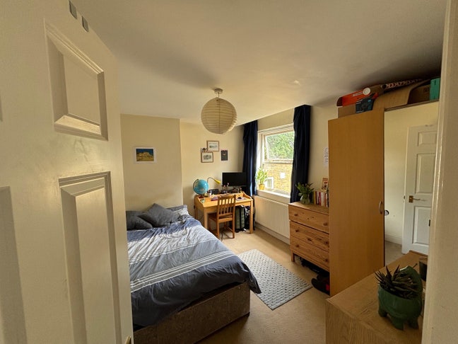 Spacious Double Room in Brixton  Main Photo