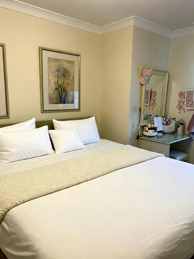 Bright & Spacious Flat in Chelsea (King's Road) Main Photo