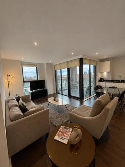 New Build Flat Share - Double Bedroom  Main Photo