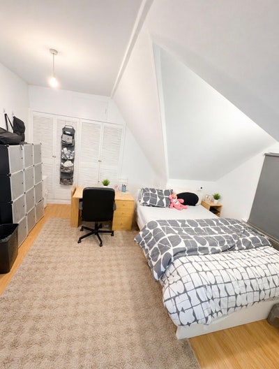 Double Bed in Clapham Juction Main Photo