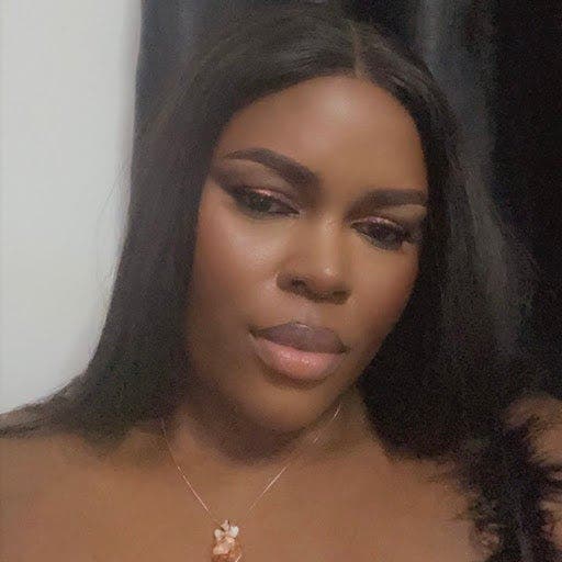 Professional Female seeks a double room Main Photo