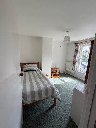 Room available near Mill Road Main Photo