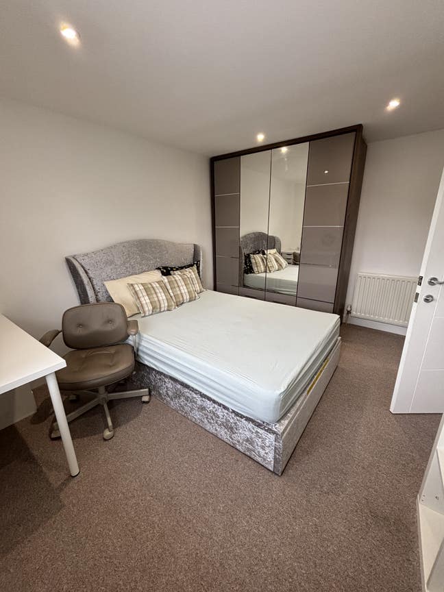 Spacious 3-Bedroom House  CB1 Arm/Hospital  Main Photo