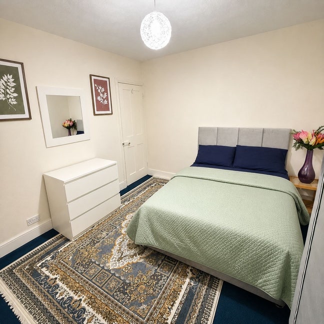 Double room &pound;600 (female only) Available NOW Main Photo