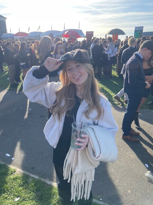 Looking for a house/flat share in WEST London Main Photo