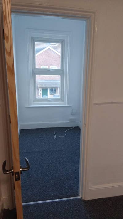 4 bed property Main Photo