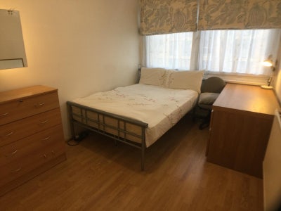 Room Available in Surrey Quays – Available Now Main Photo