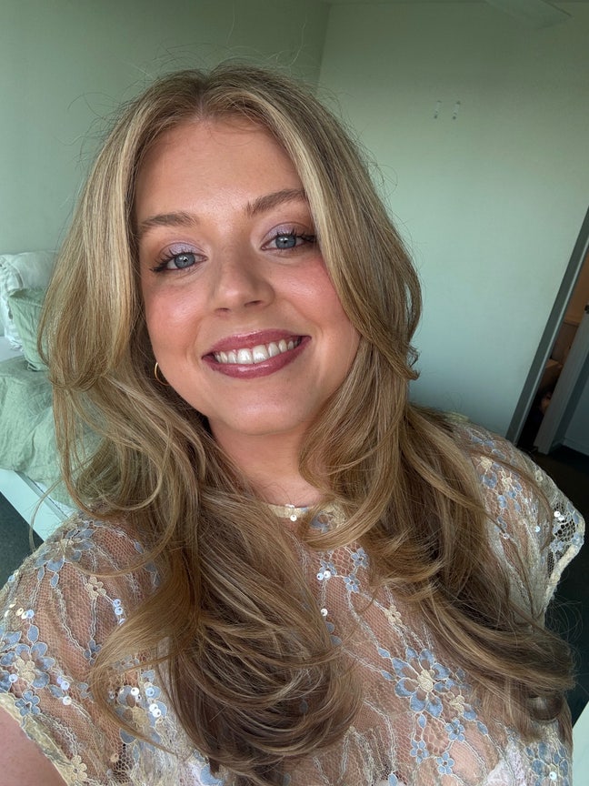 28Y female professional looking for room  Main Photo