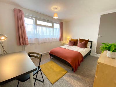 Doubles – all bills Inc, No Deposit, Filton Main Photo