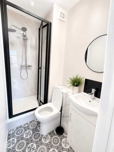 Two newly refurbished rooms one with kitchenette Main Photo