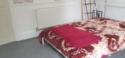 Beautiful master bedroom near Upton park Station Main Photo