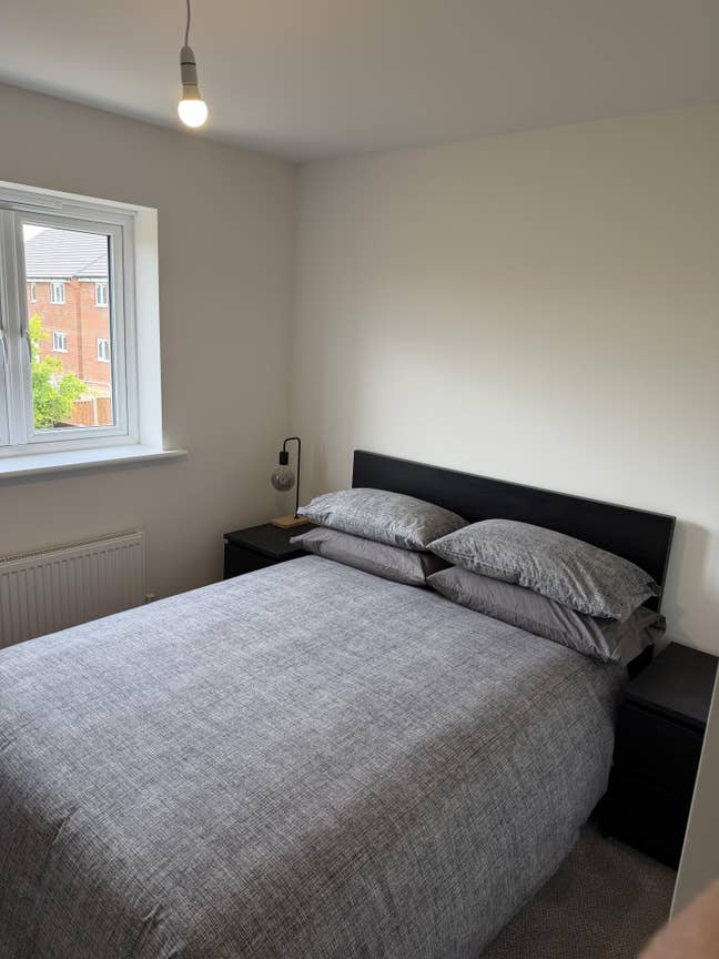 Double Room in Westoning  Main Photo