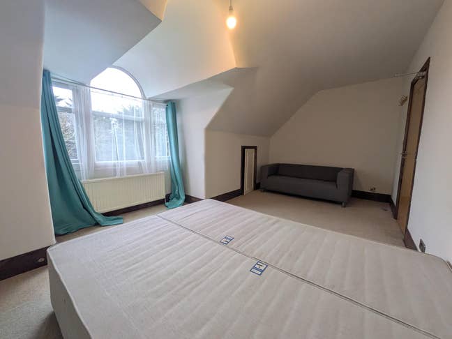All bills Included - Double room - Southgate N14 Main Photo