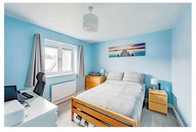 Double room in Kilnwood Vale, Live almost alone!  Main Photo