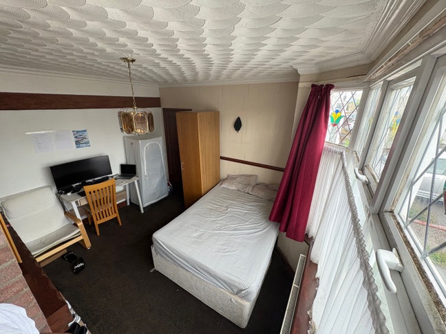 Large Double Room available in Fiton Main Photo