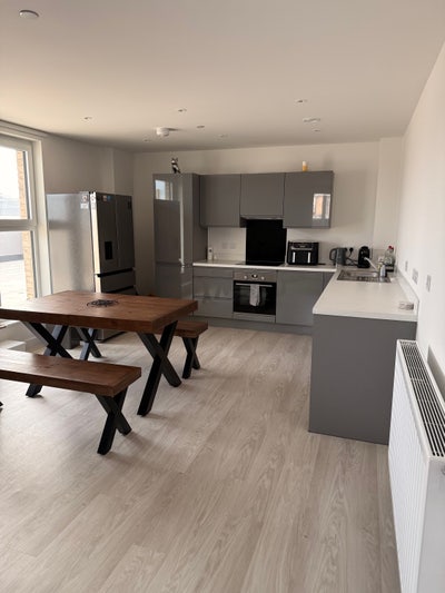 Brand New Double Room|&pound;1200 Bills Inc| E16 Main Photo