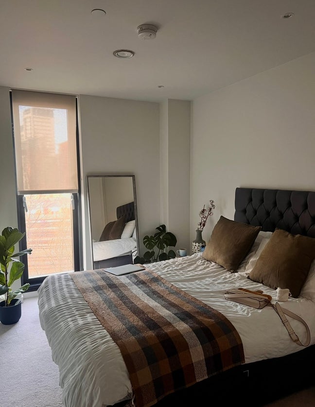 Large double room  Main Photo