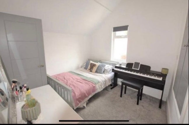 Double en-suite Burton Road Main Photo