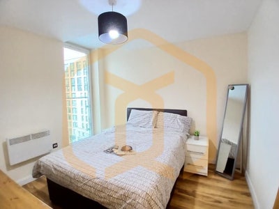 Single room available in the city center Main Photo
