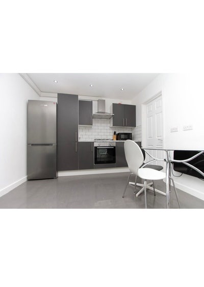 Modern Ensuite Room | Near Warwick Uni Main Photo