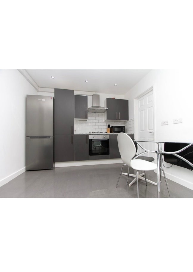 Modern Ensuite Room | Near Warwick Uni Main Photo