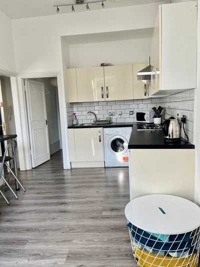 Two bed Clapham Common SW4  Main Photo