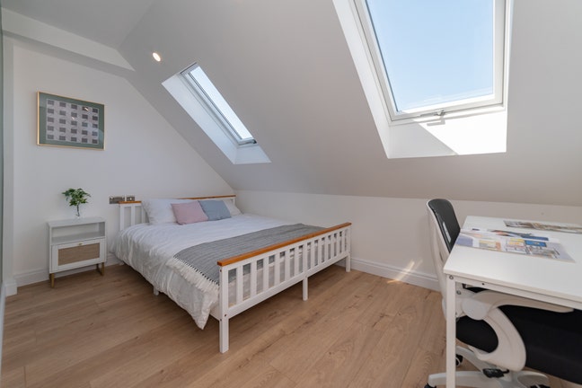 En-suite Double Room Available in SW19 Main Photo