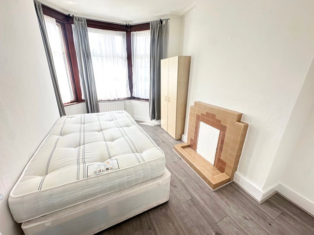 ***Two Bed Flat to Rent In Wood Green N22 *** Main Photo