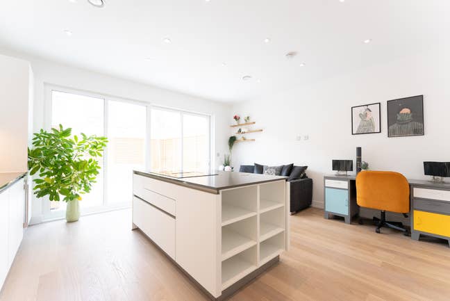 New Eddington Studio Main Photo