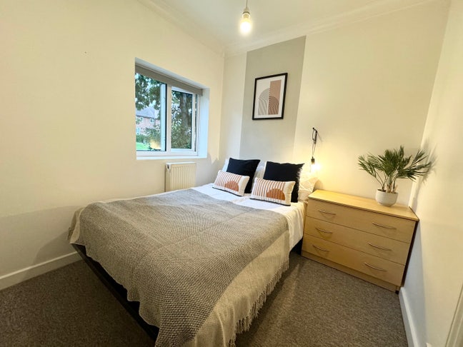 Double Room - Close to Hospital  Main Photo