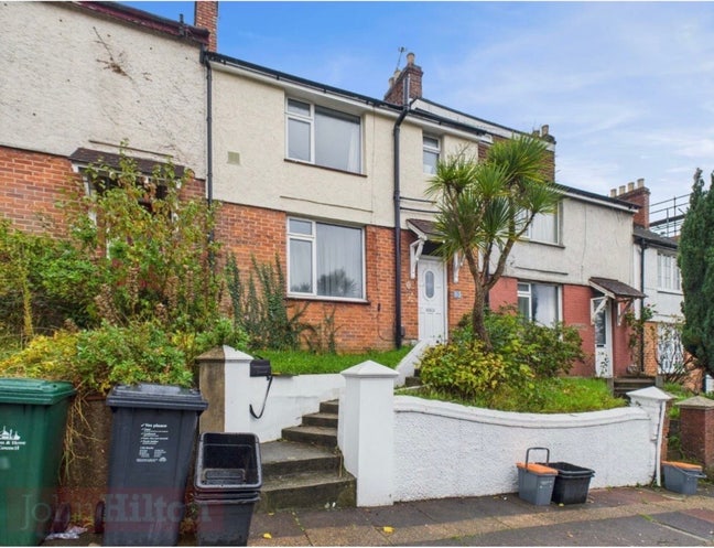 4 bedroom house in BN2 Main Photo
