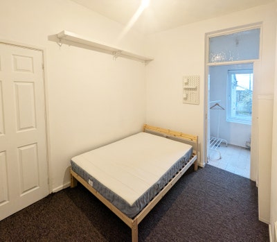 Room in shared house Cardiff Main Photo