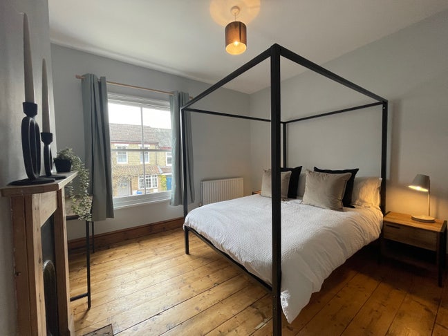 Large Double Room Available 29th June (72Cjs) Main Photo