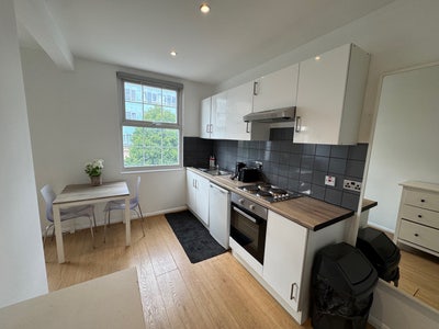 Cool Studio Apartment in Islington Main Photo