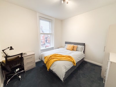 All Ensuite / Private Bathroom Houseshare Main Photo