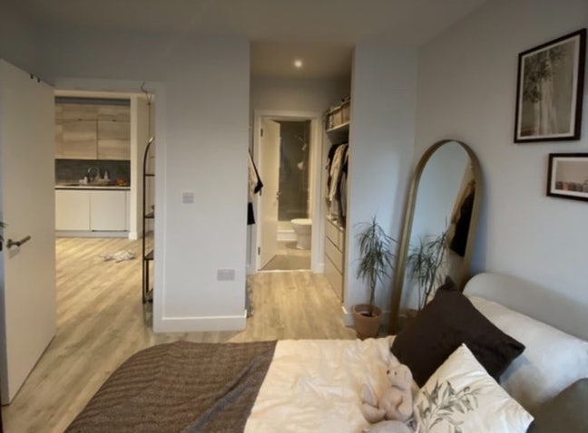 En-suite double room Ancoats Main Photo