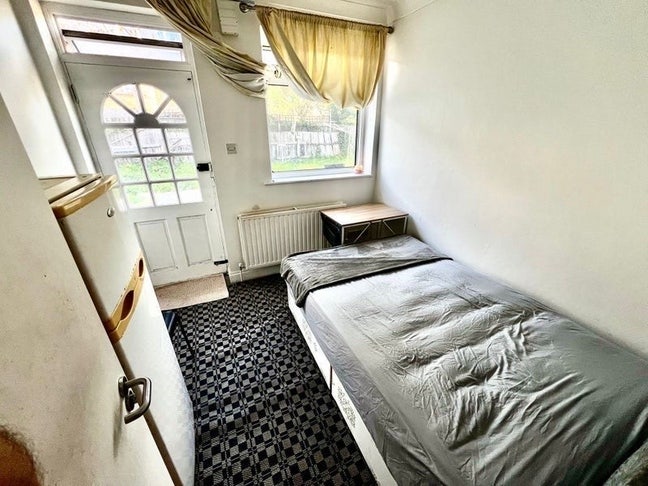 ✨🛏️ Big Single Room to Let in - North Wembley  Main Photo