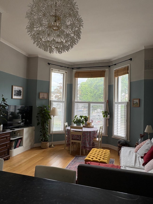 Single room in bright Shepherds Bush flat Main Photo