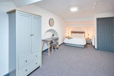Elegant Loft Ensuite | Eccles | All Bills Included Main Photo