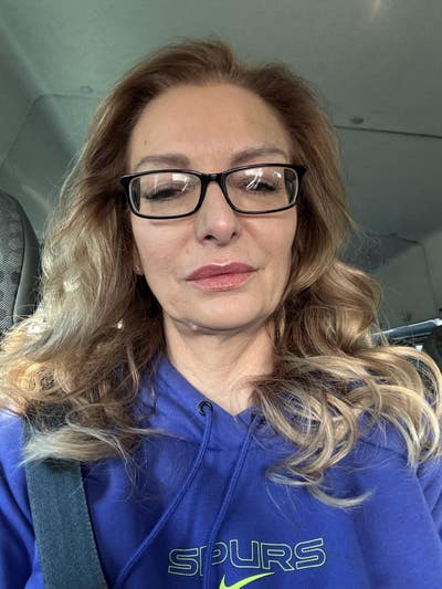 Professional looking for home from home Main Photo