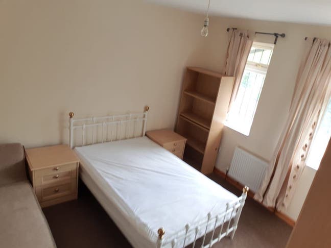 One spacious double ensuite &pound;795pm, incl all bills Main Photo