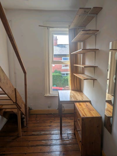 Mezzanine bedroom female only Main Photo