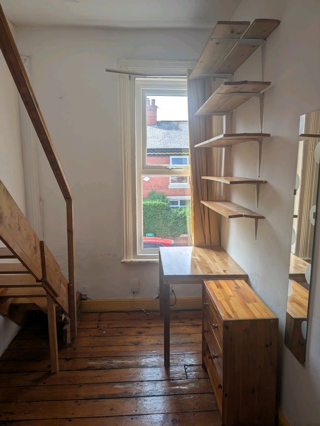 Mezzanine bedroom female only Main Photo